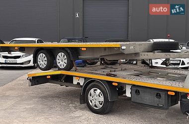 Евакуатор Renault Master 2017 в Львові