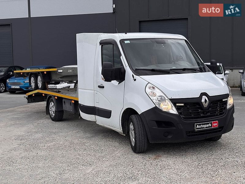 Евакуатор Renault Master 2017 в Львові