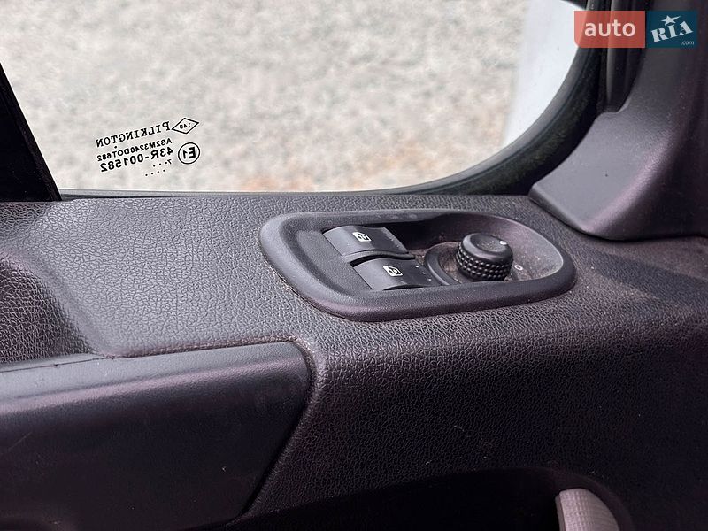 Евакуатор Renault Master 2017 в Львові