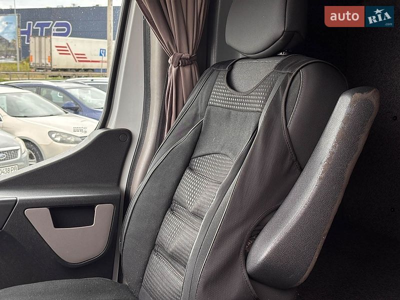 Евакуатор Renault Master 2017 в Львові