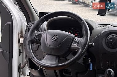 Евакуатор Renault Master 2017 в Львові