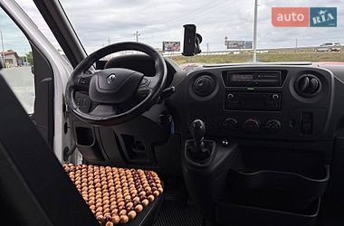 Евакуатор Renault Master 2017 в Львові