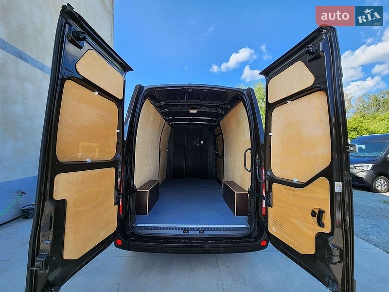 Вантажний фургон Renault Master 2020 в Дубні
