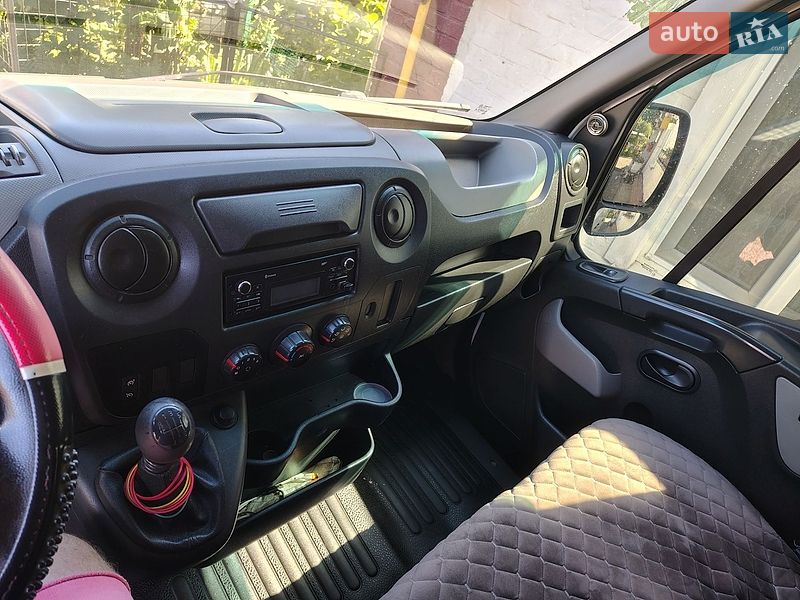 Грузовой фургон Renault Master 2015 в Лубнах
