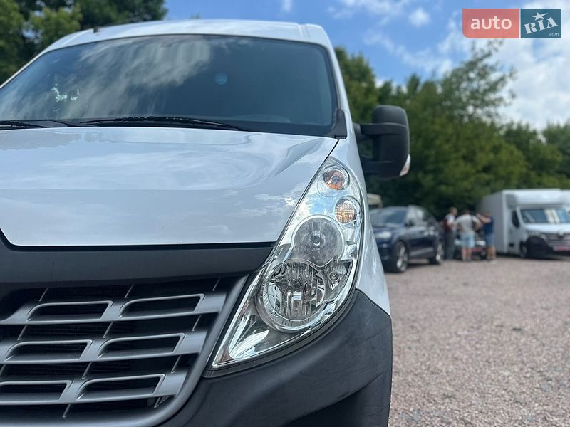 Вантажний фургон Renault Master 2018 в Рівному