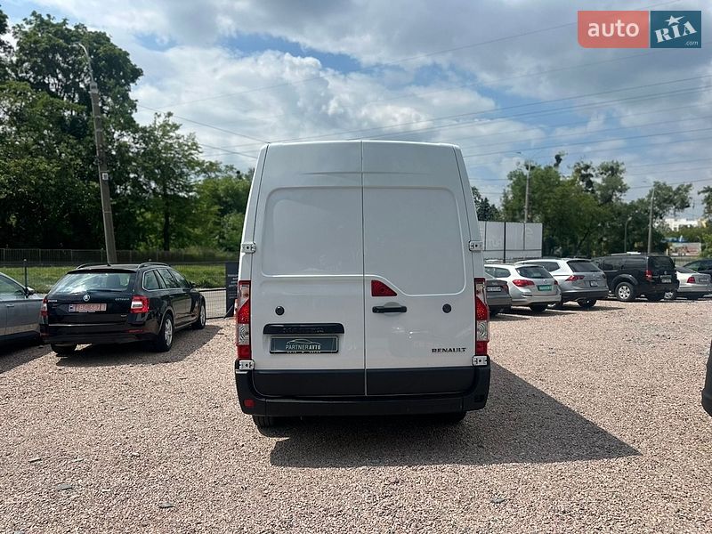 Вантажний фургон Renault Master 2018 в Рівному