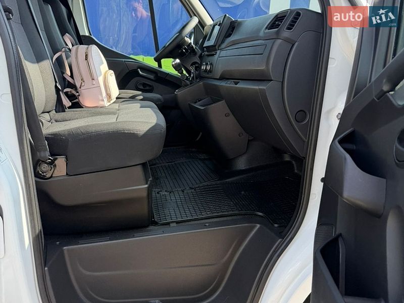 Микроавтобус грузовой (до 3,5т) Renault Master 2021 в Дубно