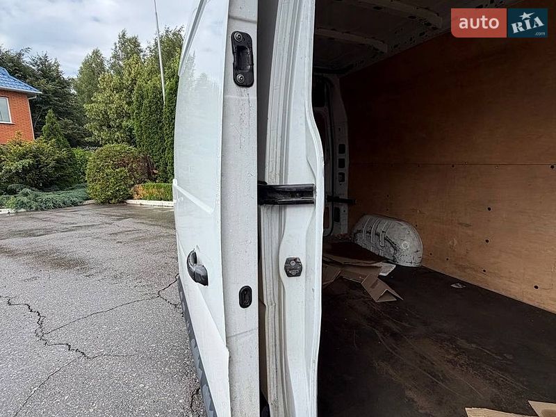 Грузовой фургон Renault Master 2016 в Киеве