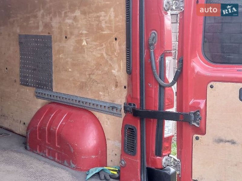 Грузовой фургон Renault Master 2013 в Луцке