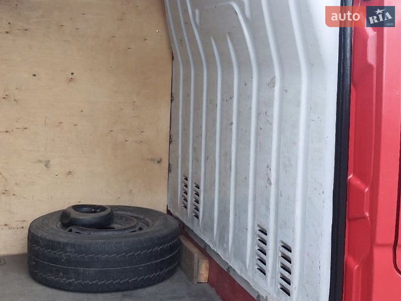Грузовой фургон Renault Master 2013 в Луцке