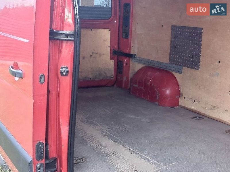 Грузовой фургон Renault Master 2013 в Луцке
