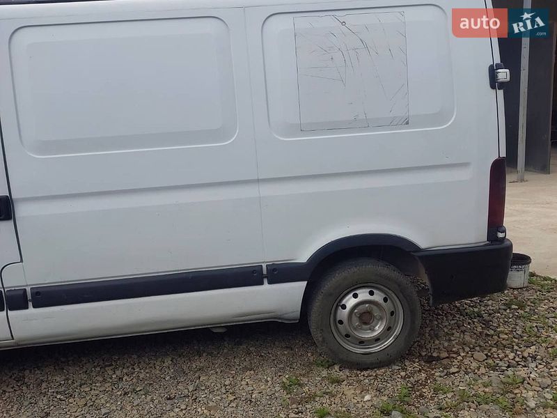 Вантажний фургон Renault Master 2003 в Івано-Франківську