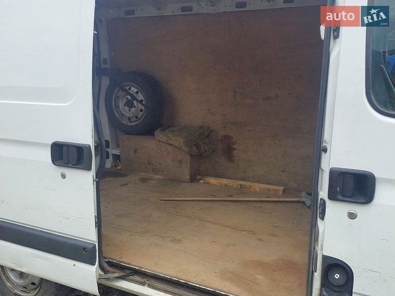 Вантажний фургон Renault Master 2003 в Івано-Франківську