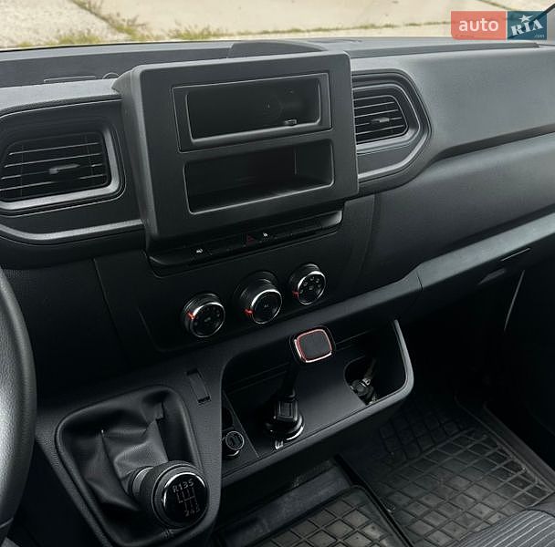 Вантажний фургон Renault Master 2023 в Харкові