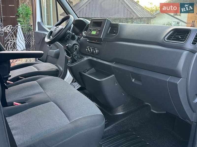 Вантажний фургон Renault Master 2022 в Калуші
