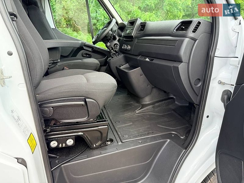 Грузовой фургон Renault Master 2023 в Киеве