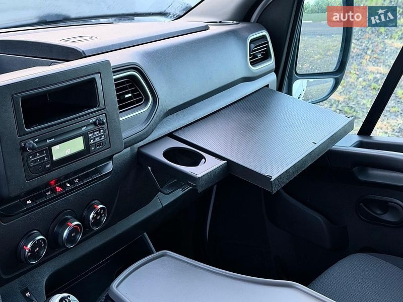 Вантажний фургон Renault Master 2021 в Дніпрі