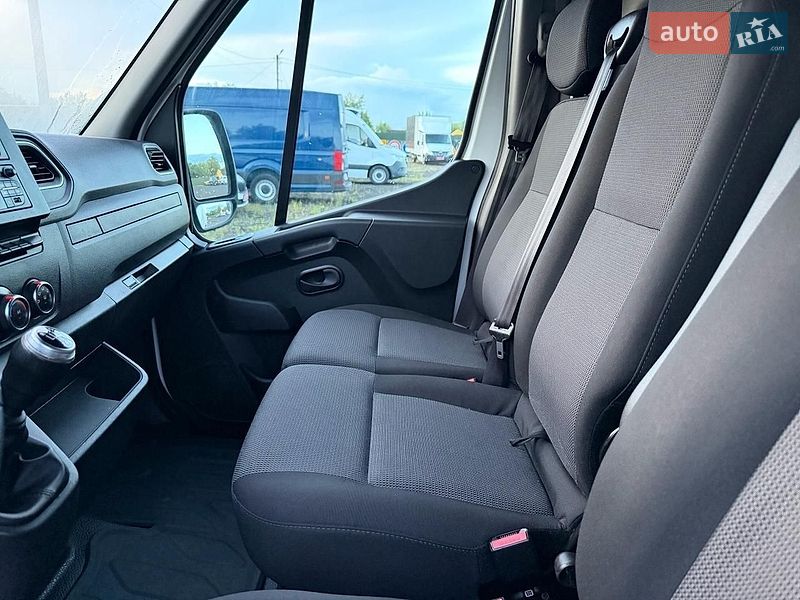 Вантажний фургон Renault Master 2021 в Дніпрі