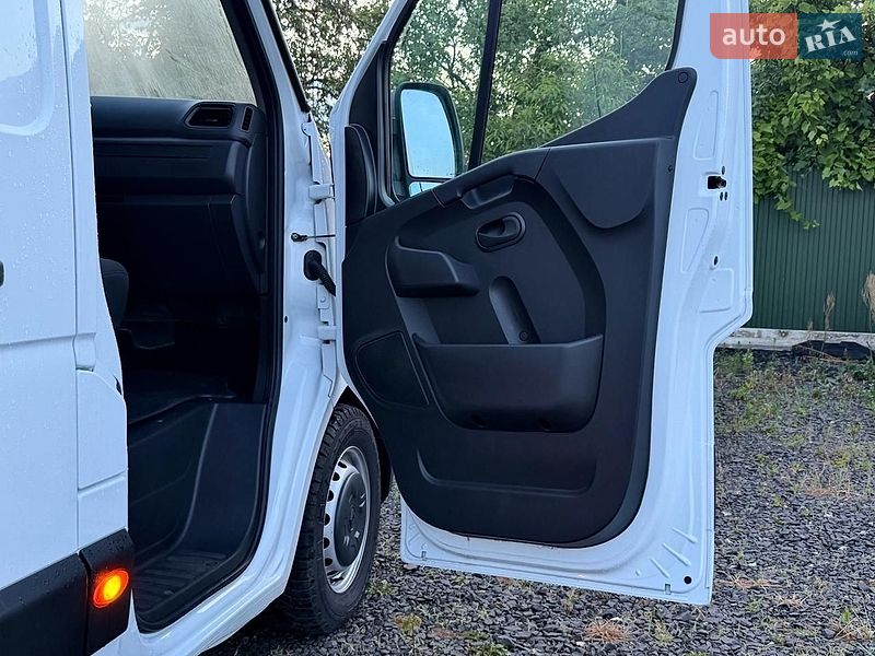 Вантажний фургон Renault Master 2021 в Дніпрі