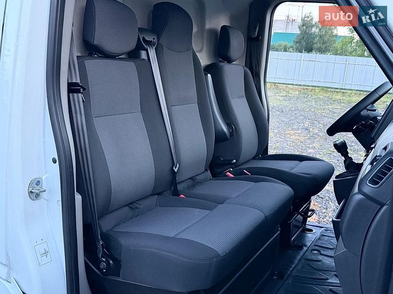 Вантажний фургон Renault Master 2021 в Дніпрі