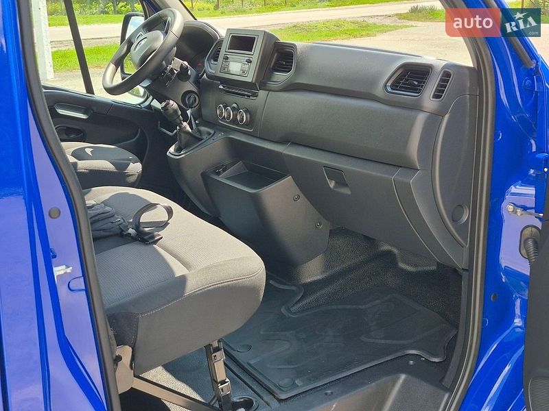 Вантажний фургон Renault Master 2022 в Дубні