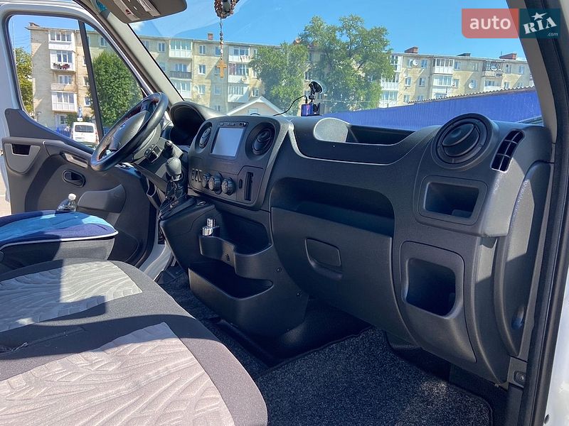 Грузопассажирский фургон Renault Master 2018 в Калуше
