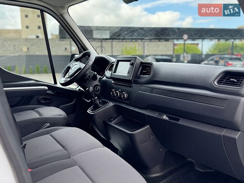 Вантажний фургон Renault Master 2023 в Дубні