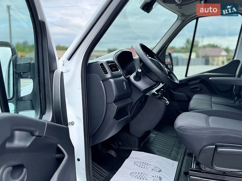 Грузовой фургон Renault Master 2023 в Дубно