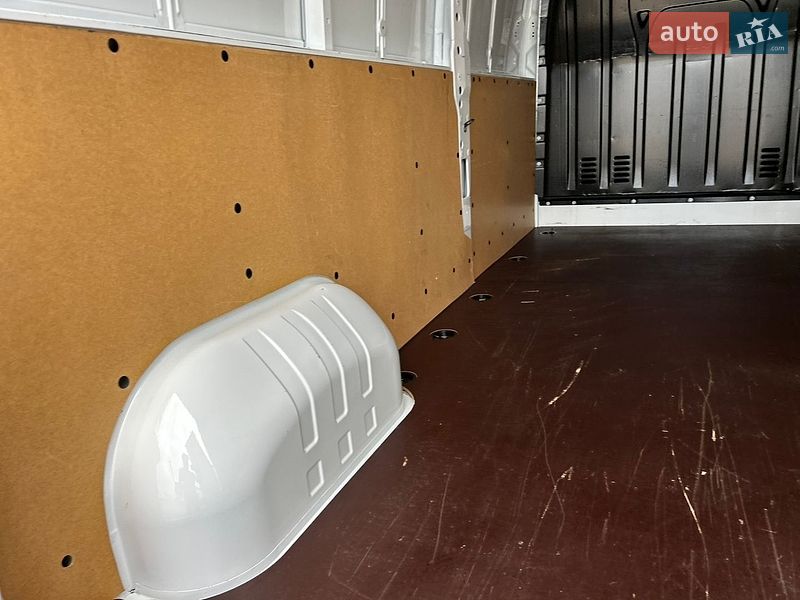 Грузовой фургон Renault Master 2024 в Хусте фото 28 Грузовой фургон Renault Master 2024 в Хусте