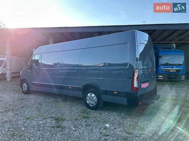 Грузовой фургон Renault Master 2022 в Хусте