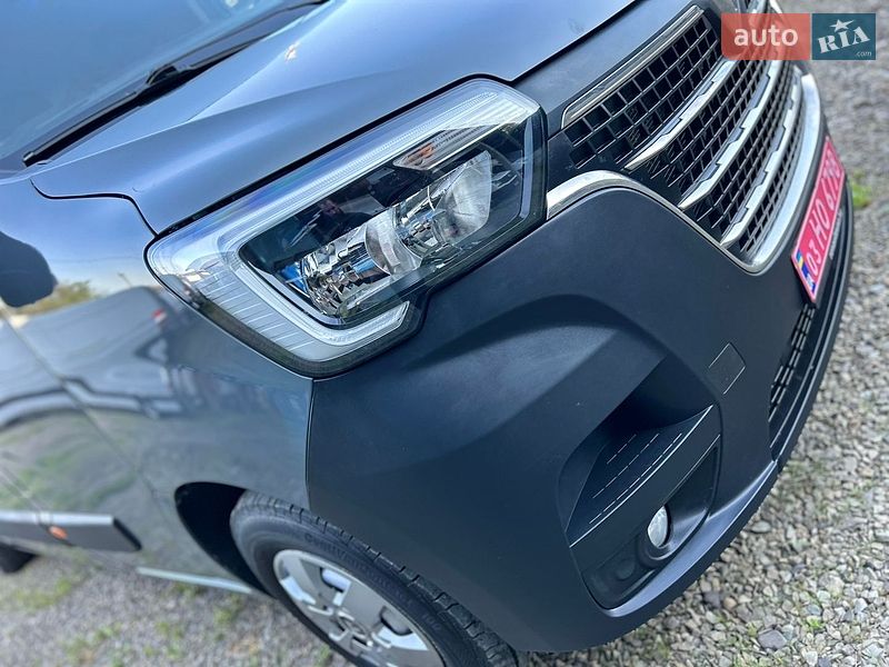 Грузовой фургон Renault Master 2022 в Хусте