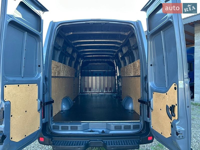 Грузовой фургон Renault Master 2022 в Хусте