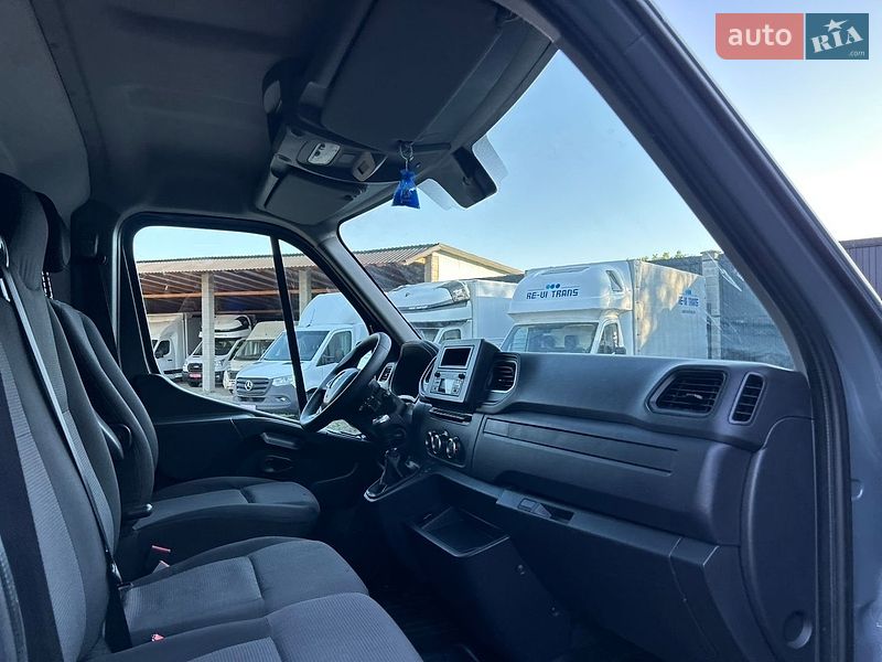 Грузовой фургон Renault Master 2022 в Хусте