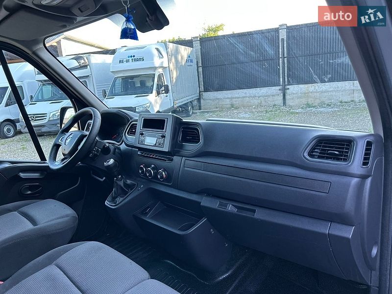 Грузовой фургон Renault Master 2022 в Хусте