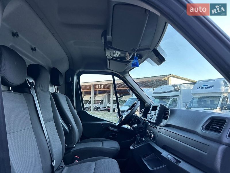 Грузовой фургон Renault Master 2022 в Хусте