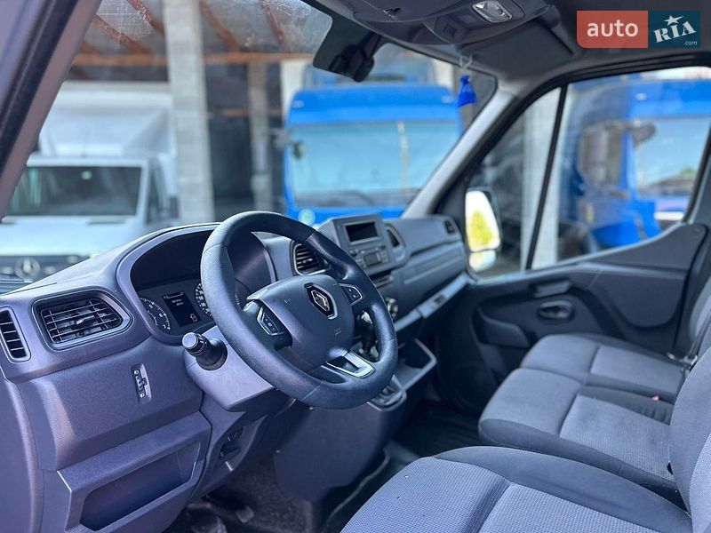 Грузовой фургон Renault Master 2022 в Хусте