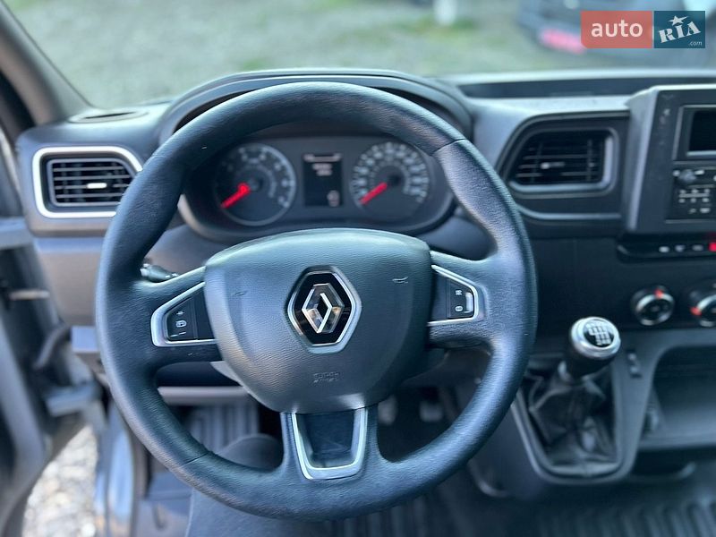 Грузовой фургон Renault Master 2022 в Хусте