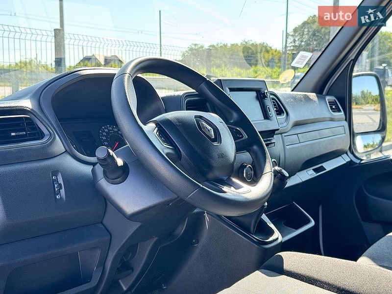 Вантажний фургон Renault Master 2022 в Рівному