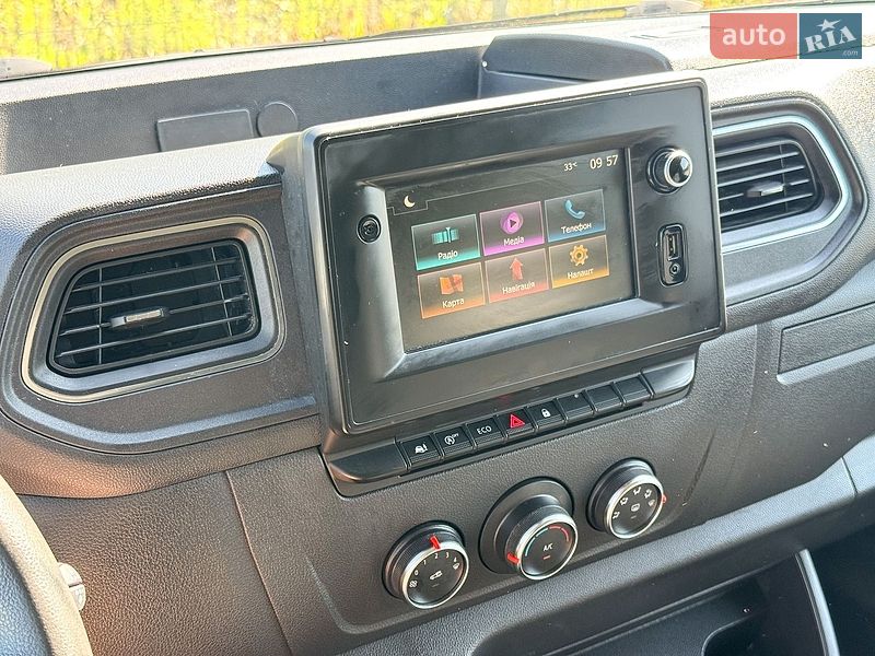 Вантажний фургон Renault Master 2022 в Рівному