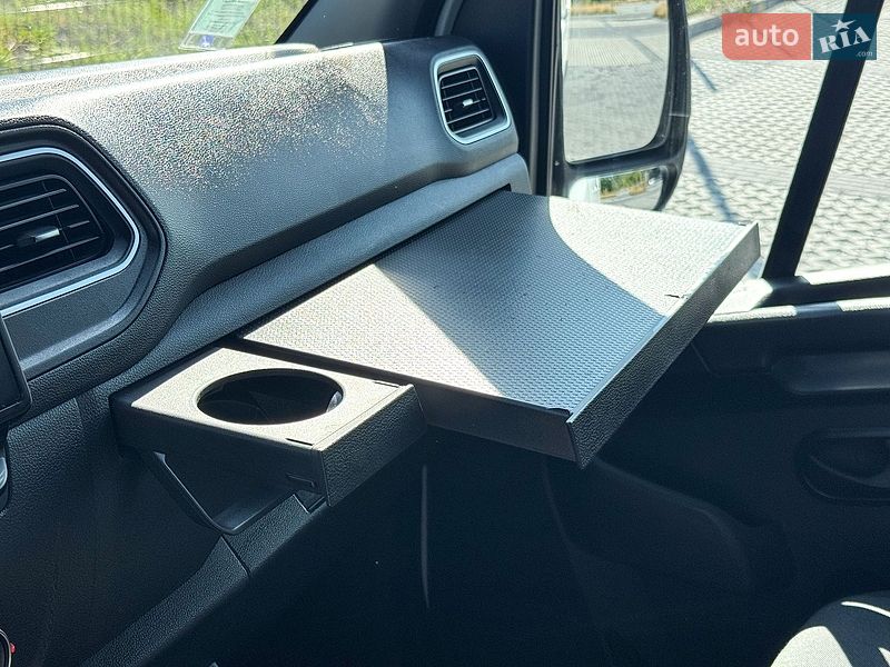 Вантажний фургон Renault Master 2022 в Рівному