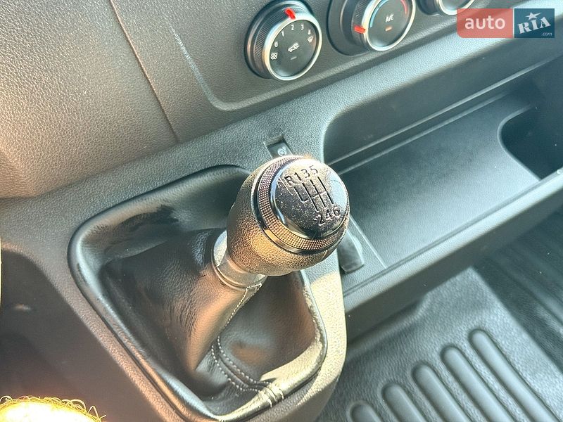 Вантажний фургон Renault Master 2022 в Рівному