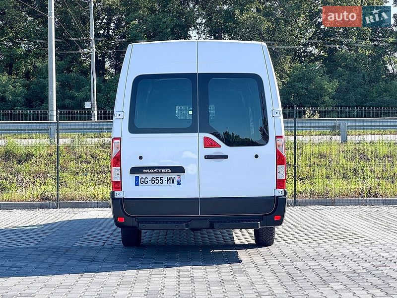 Вантажний фургон Renault Master 2022 в Рівному