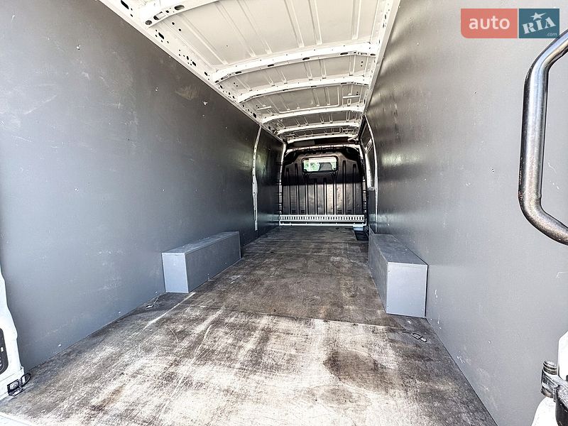 Вантажний фургон Renault Master 2022 в Рівному
