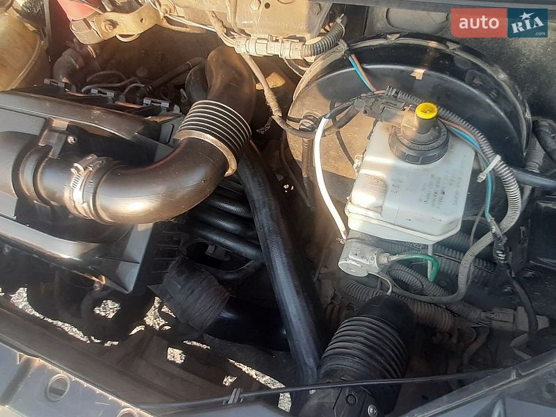 Вантажний фургон Renault Master 2004 в Рівному