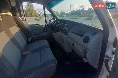 Вантажний фургон Renault Master 2004 в Рівному