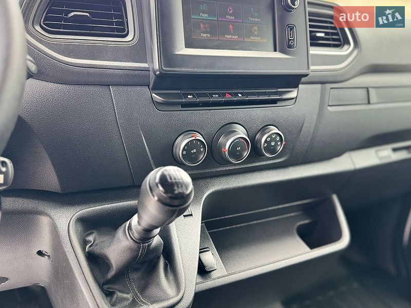 Грузовой фургон Renault Master 2023 в Дубно