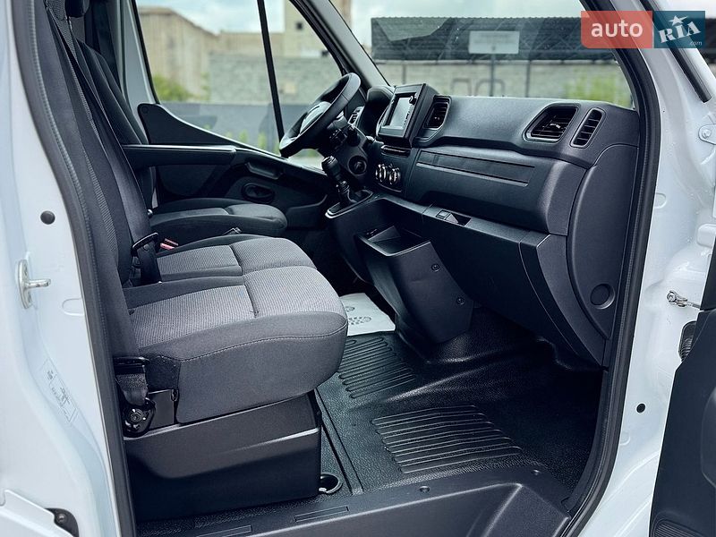 Грузовой фургон Renault Master 2023 в Дубно