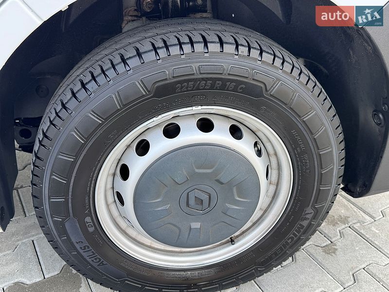 Грузовой фургон Renault Master 2023 в Дубно