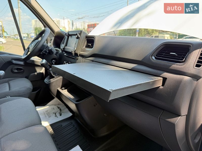 Вантажний фургон Renault Master 2022 в Одесі