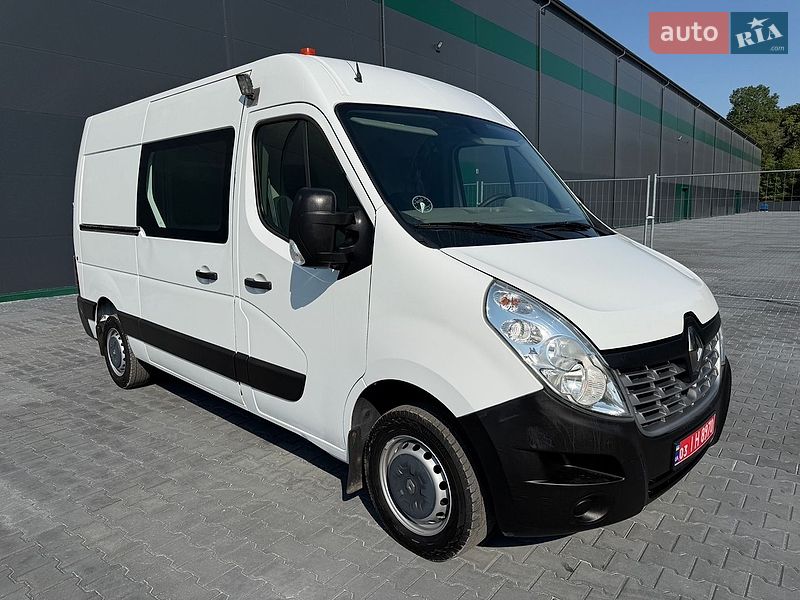 Вантажний фургон Renault Master 2015 в Тернополі